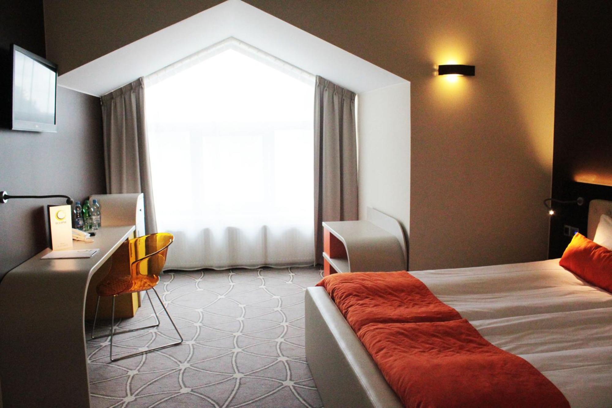 Hotel Eclipse Domasław Esterno foto