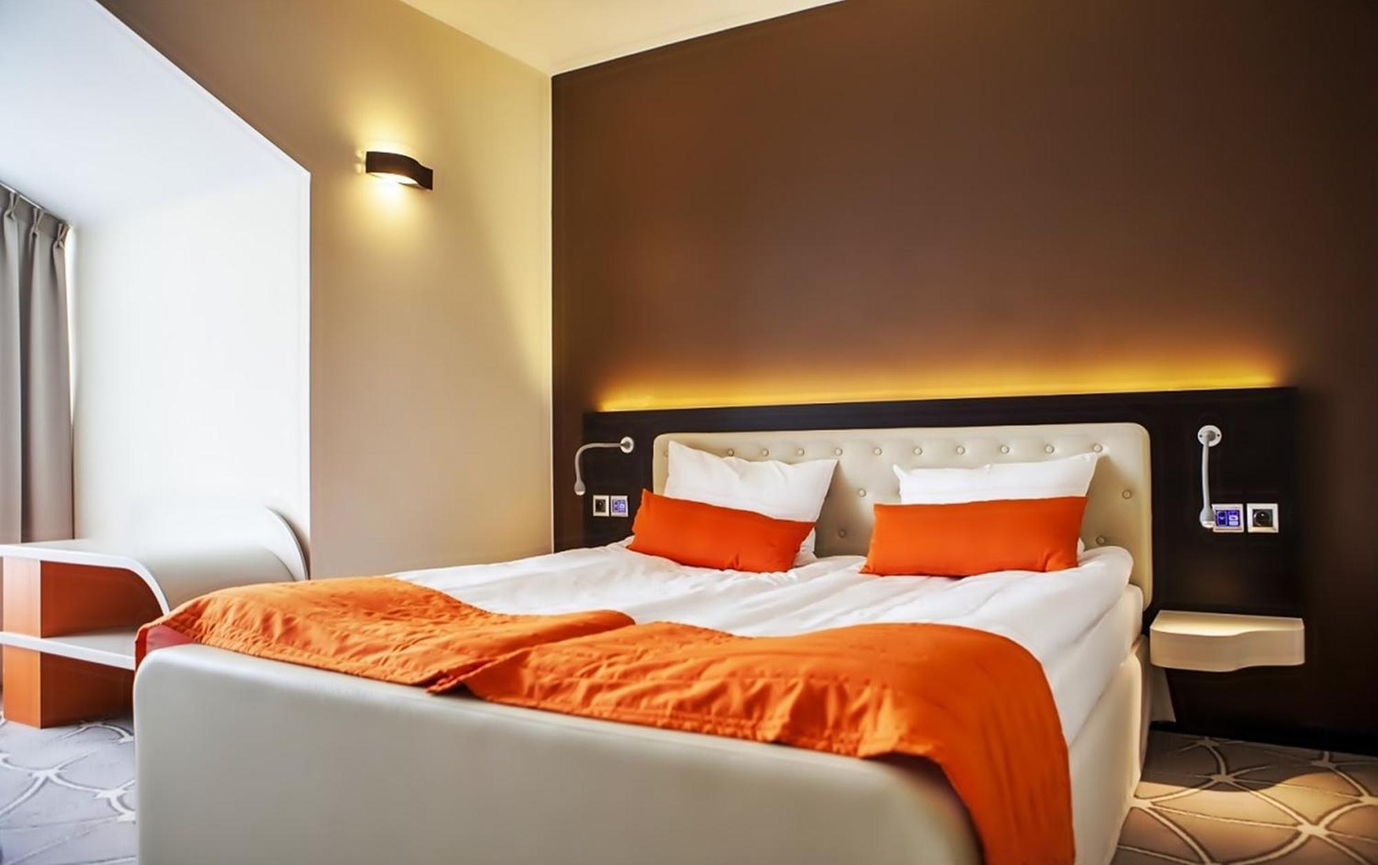 Hotel Eclipse Domasław Esterno foto